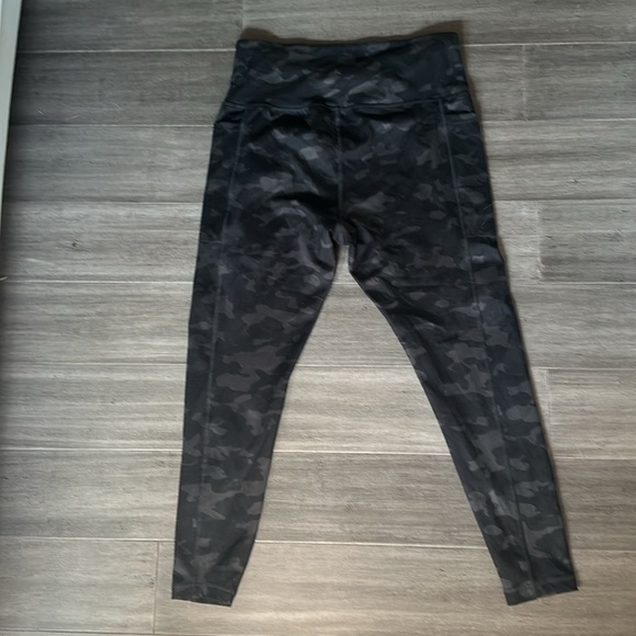 Danskin leggings, size large, with pockets - Picture 2 of 3